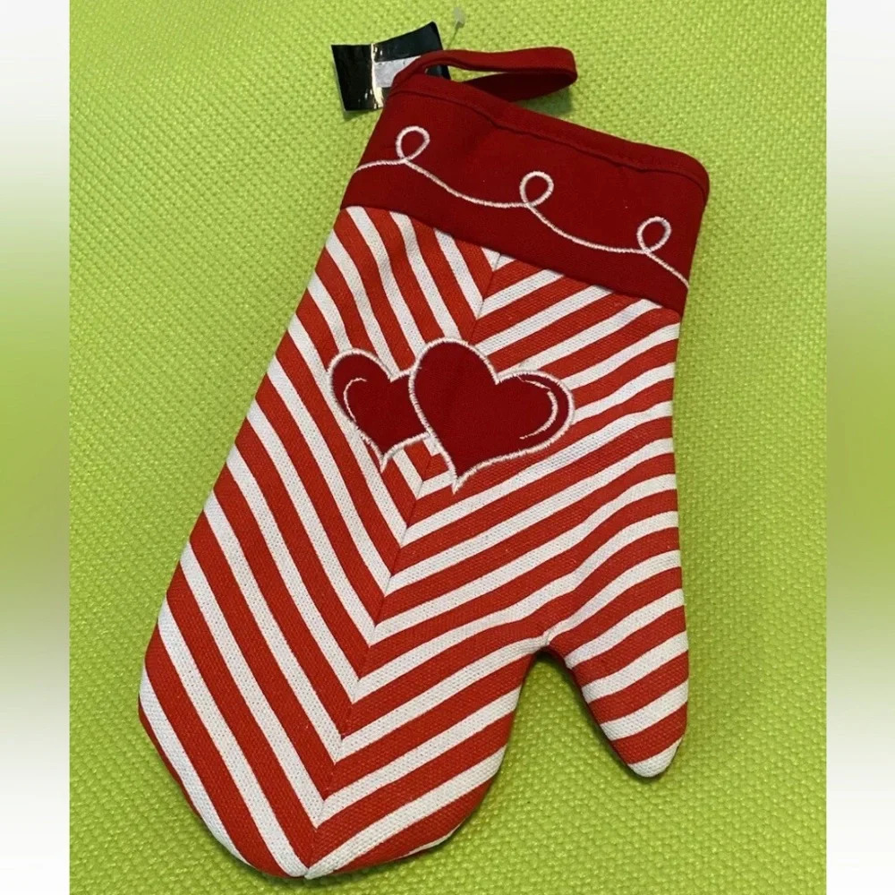 NWT Red Oven MIT, Glove, Pot Holder , Protector, Mitten Mitts ￼